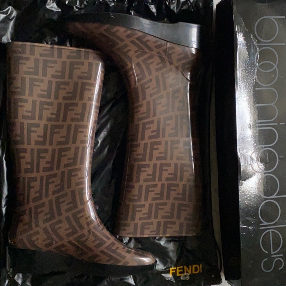 FENDI 🌧 RAIN ☔️ BOOTS